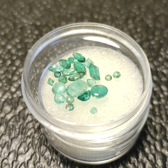 Faceted Mixed Columbian Emeralds #154 - Picture 3 of 4